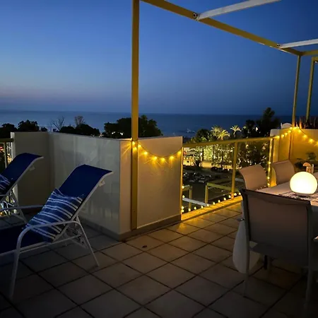 Atico Duplex Lagos Del Castillo アパート